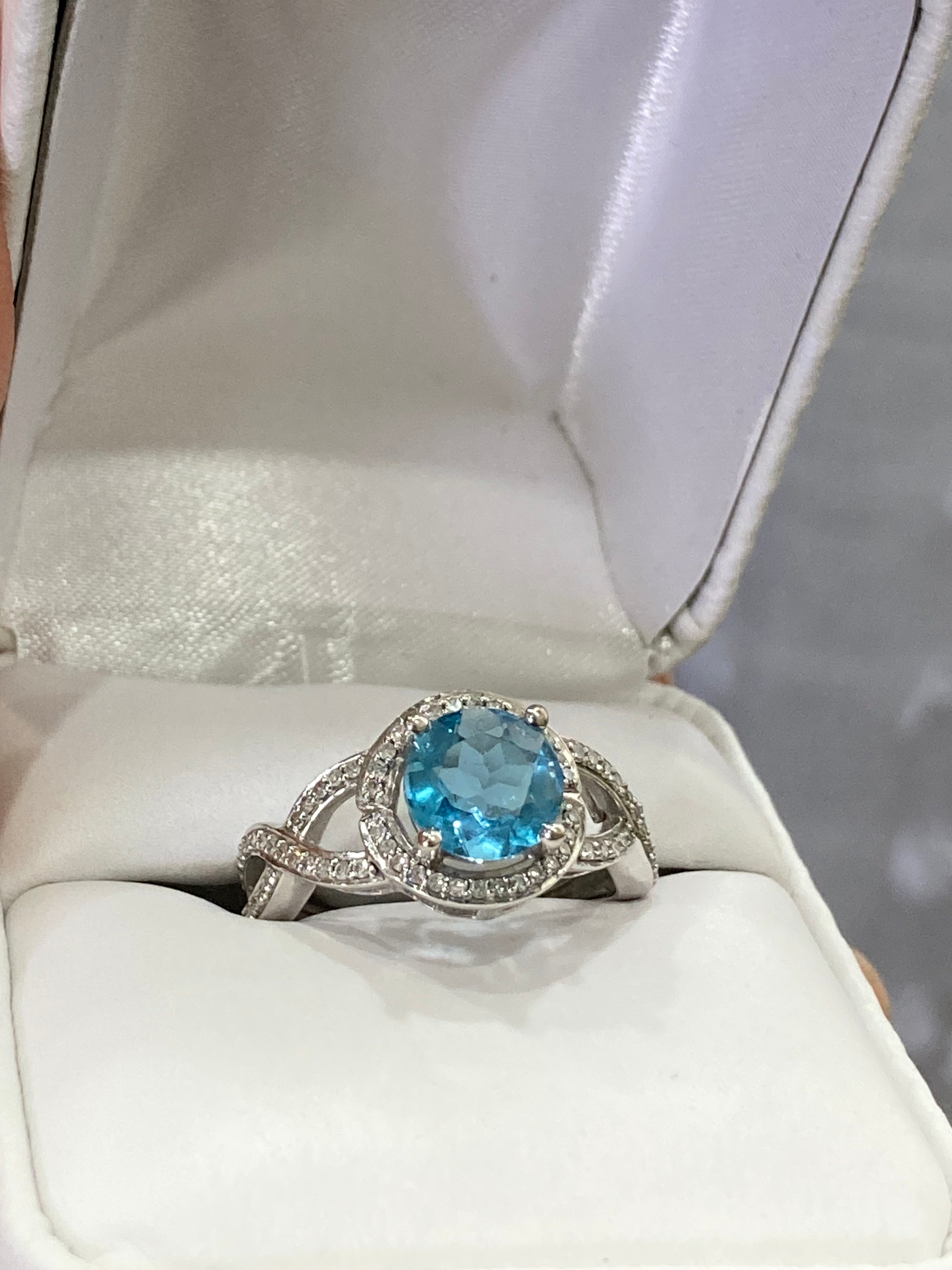 White Gold Blue Topaz Ring | Size 7