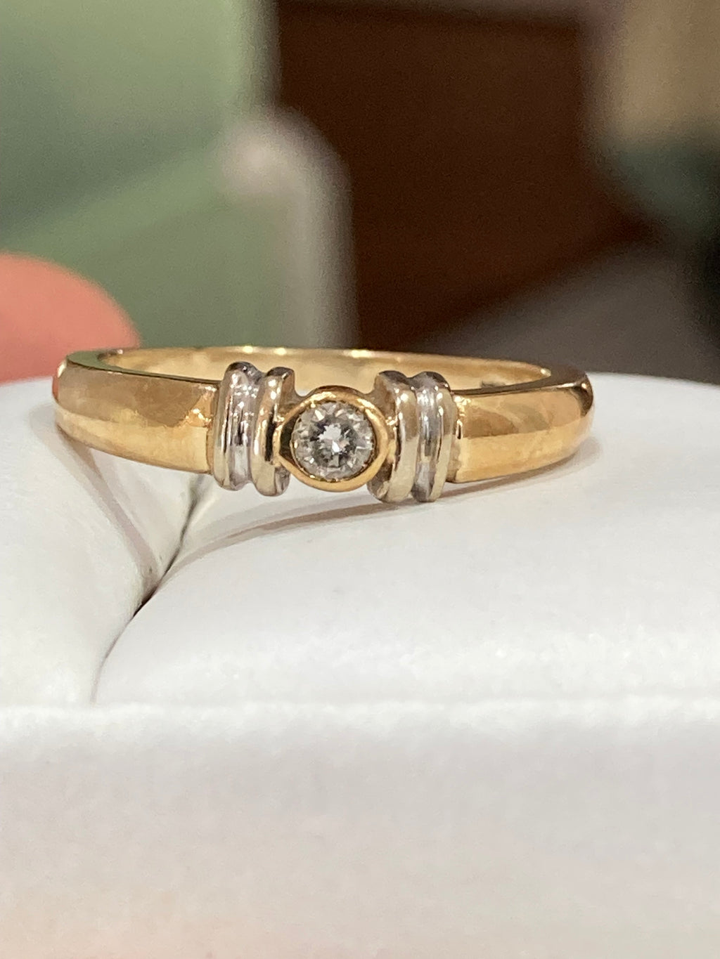 10k gold Diamond bezel setting Ring