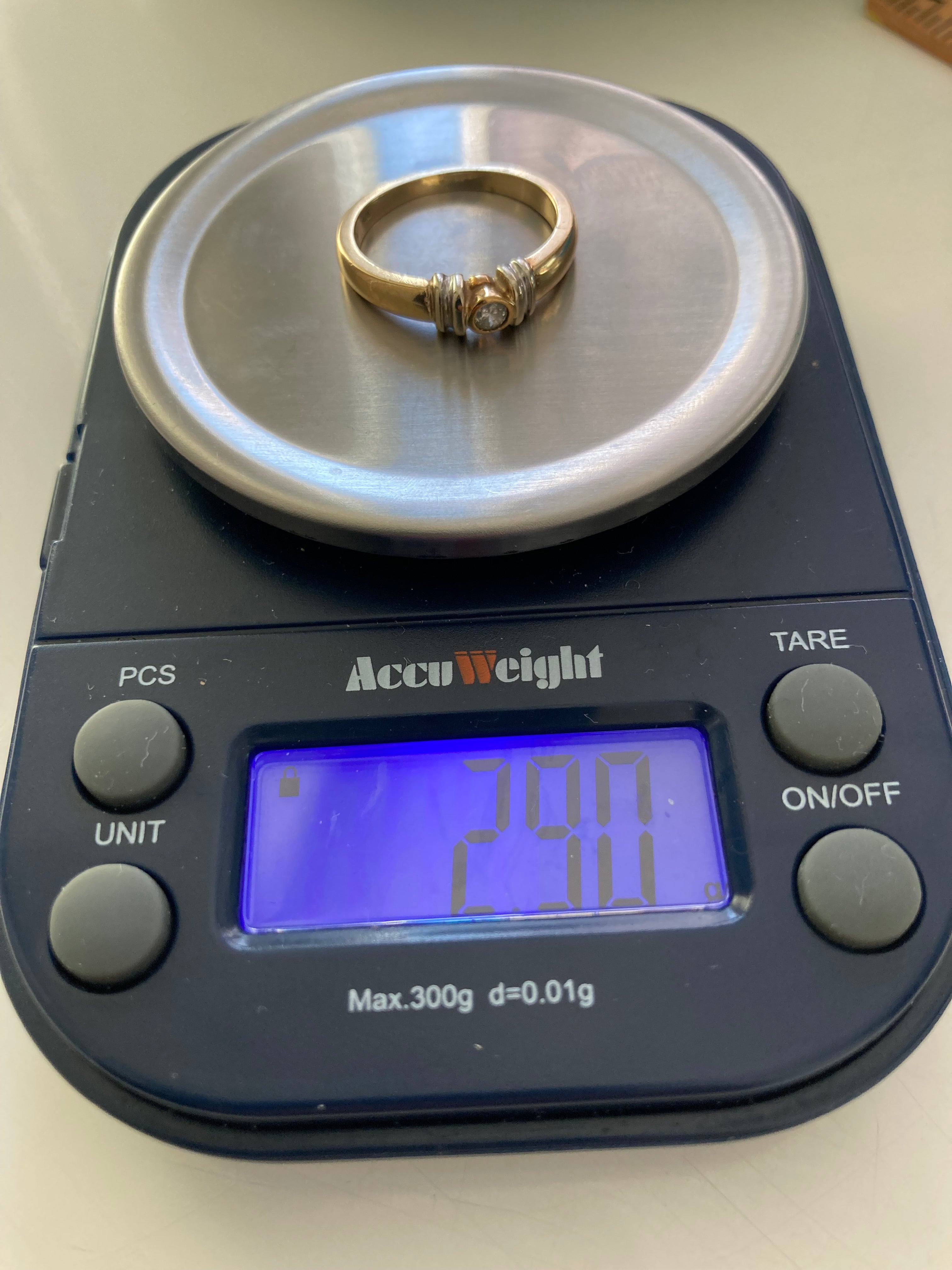 10k gold Diamond bezel setting Ring